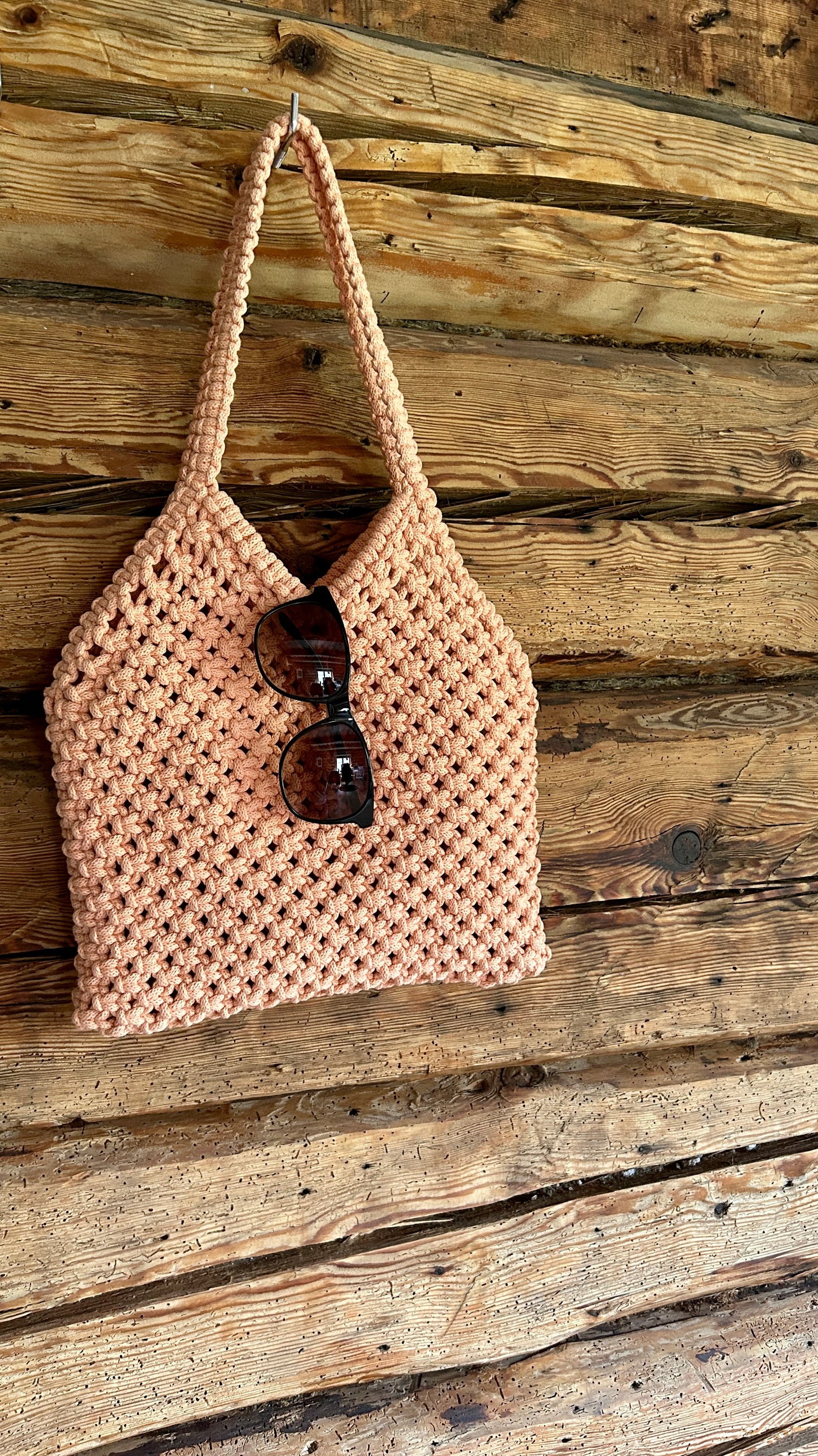 Macrame bag (color: peach)