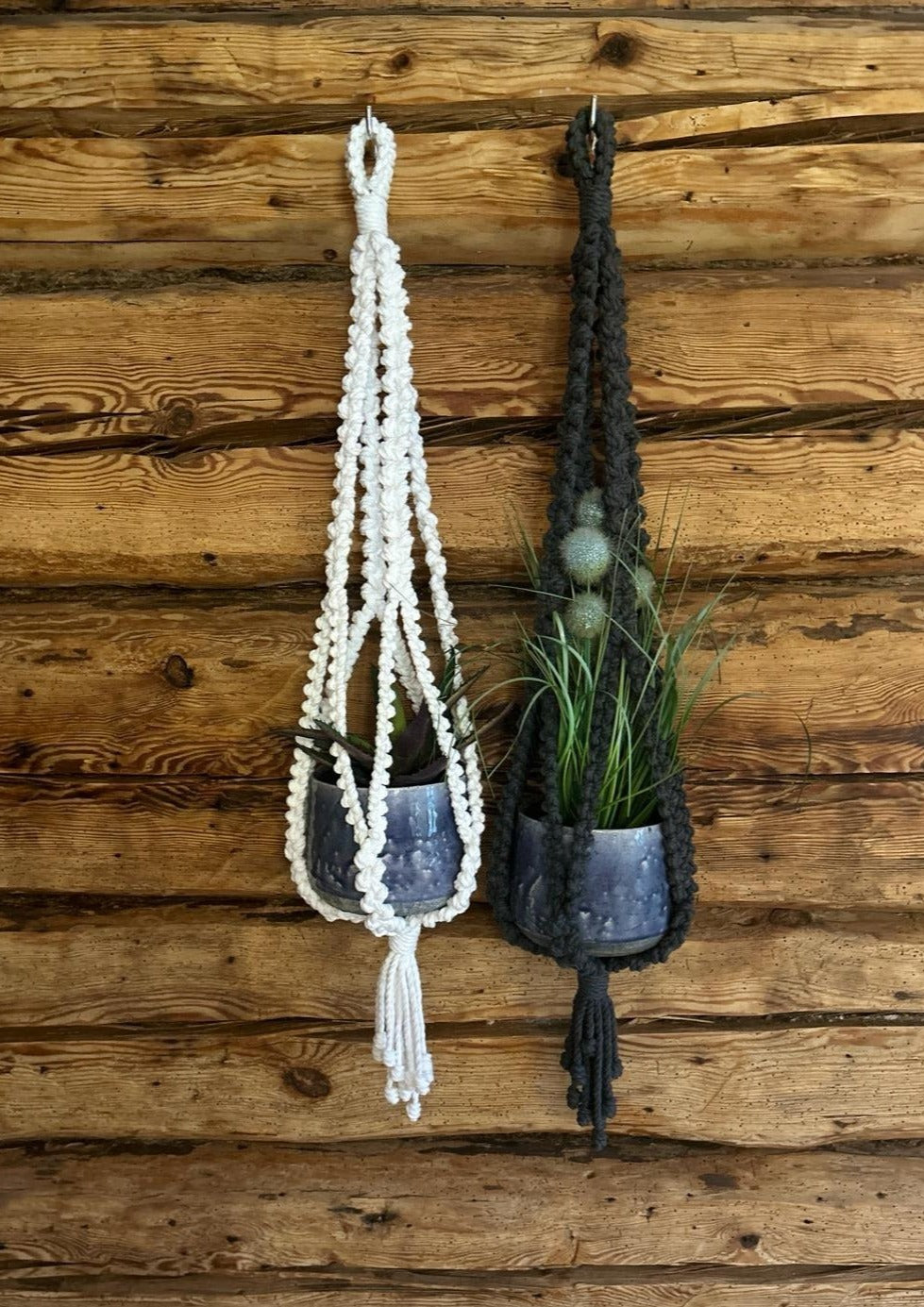 Macrame plant hanger (colors: black, white, grey)